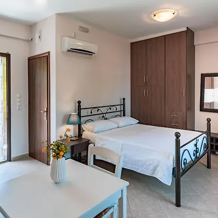 Ferienwohnung Xenios Kotronas Exterior foto